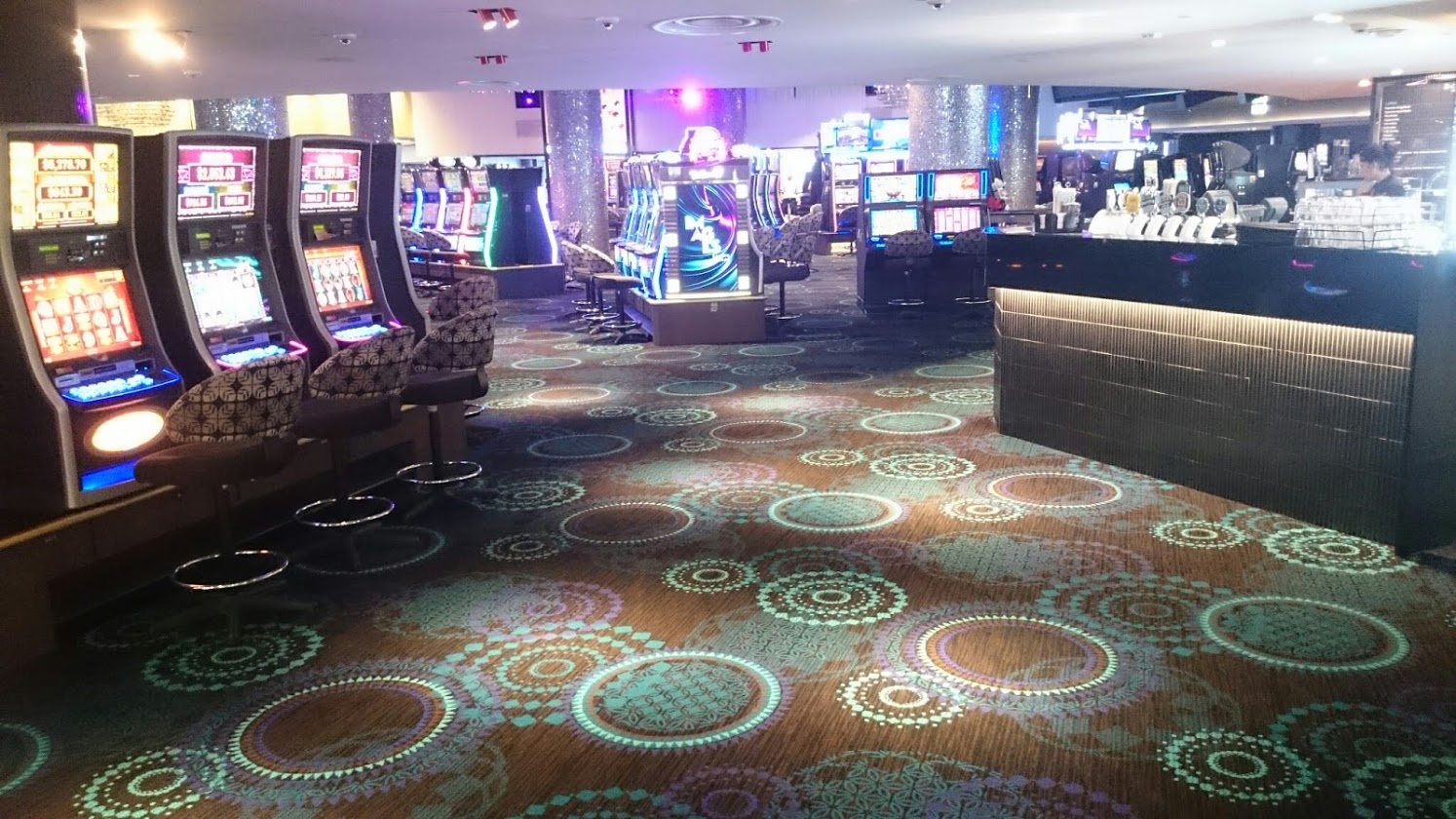Master flooring solutions, commercial carpet, commercial floor coverings, club carpet, fitout, Twin Towns Services Club fitout
